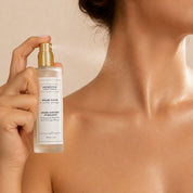 Application de La Brume Divine Hendiya® sur la peau, brume fleur d'oranger