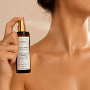 Application de la Brume de Sérénité Hendiya® sur la peau, brume au néroli